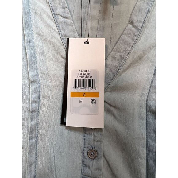 NWT DKNY Jeans Womens Blouse Small Light Washed Blue Denim Long Sleeve Pintuck - Picture 3 of 13